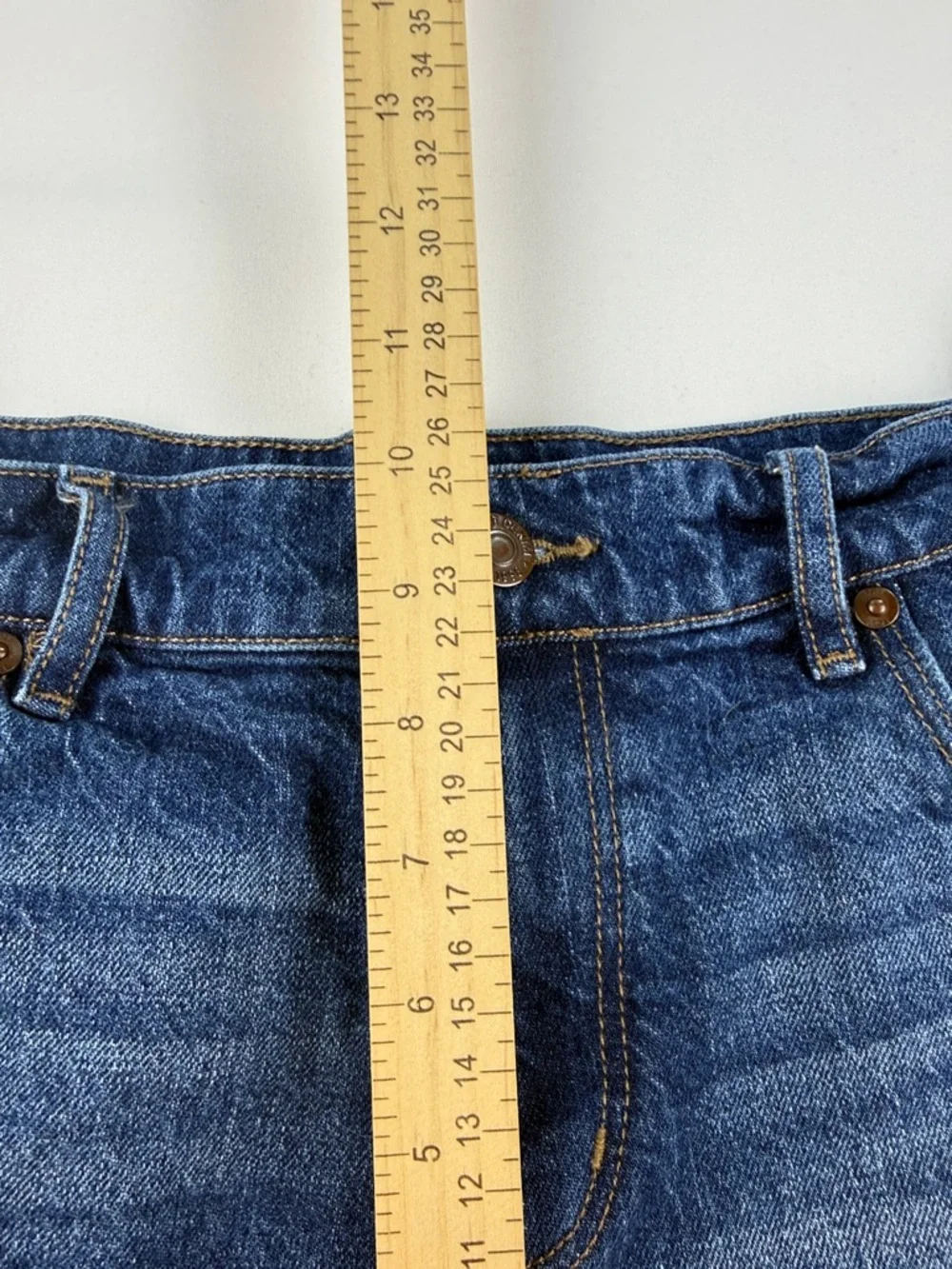LOFT High-Rise Raw Hem Jeans Shorts – Size 26 – Excellent Condition